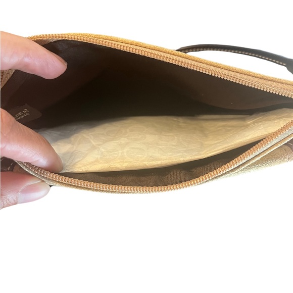 Coach NWT Suede Tan/Mahogany Wristlet - Picture 8 of 9